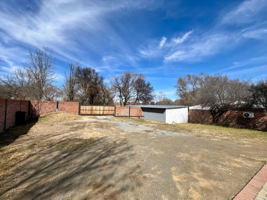 6 Bedroom Property for Sale in Maselspoort Free State